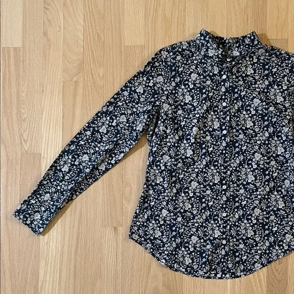 J. Crew Navy Floral Print Button-Down Shirt - Size 4 - Picture 4 of 7
